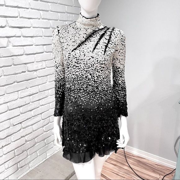 VINTAGE VALENTINO WHITE BLACK OMBRE OVAL SEQUIN SHINY GLOW BRIGHT GLAM LUXURY - Picture 13 of 17